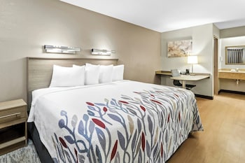 Standard Room, 1 King Bed (Smoke Free)