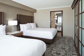 Suite, 1 Bedroom, Tower (Tub/Shower Combination)