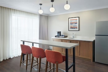 Suite, 1 Bedroom, Tower (Specialty Bathtub and Shower)