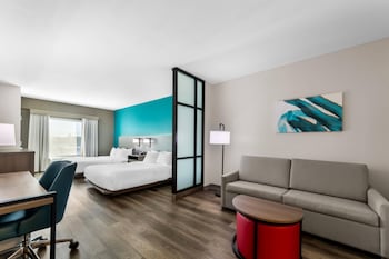Suite, Multiple Beds, Accessible, Non Smoking