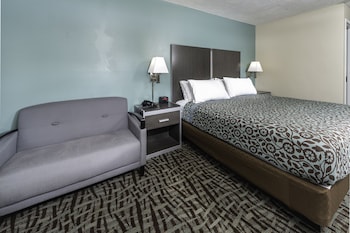 Room, 1 King Bed (with Couch)
