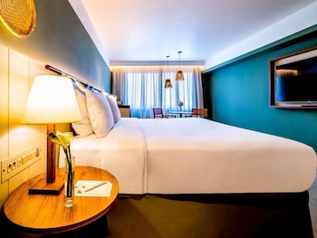 Deluxe Room, 1 King Bed