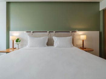 Deluxe Room, 1 King Bed
