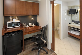 Deluxe Room, 1 King Bed, Jetted Tub