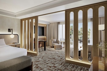 Junior Suite, 1 Queen Bed