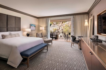 Deluxe Room, 1 King Bed