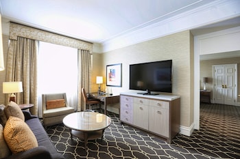 Junior Suite, 1 King Bed, Non Smoking