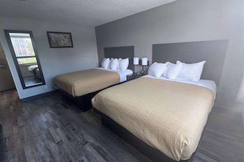 Room, 2 Queen Beds, Non Smoking