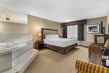 Standard Room, 1 King Bed, Non Smoking, Hot Tub (Larger Room)
