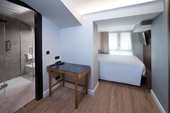 Room (Individual)