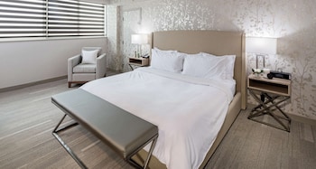 Suite, 1 King Bed, Non Smoking, Jetted Tub