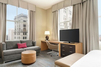 Suite, 1 King Bed with Sofa bed