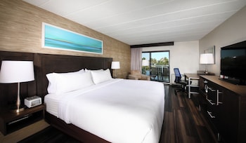 Standard Room, 1 King Bed, River View