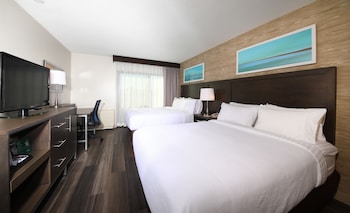 Standard Room, 2 Queen Beds, City View