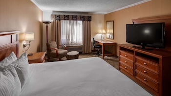Standard Room, 1 King Bed, Non Smoking, Microwave