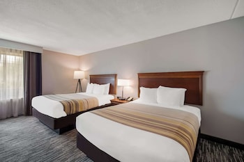 Room, 2 Queen Beds, Accessible, Non Smoking (Roll-in Shower)