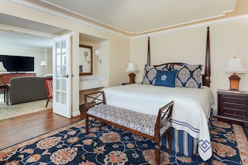 Deluxe One Bedroom Suite