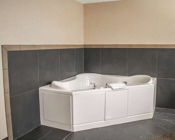 Suite, 1 King Bed with Sofa bed, Non Smoking