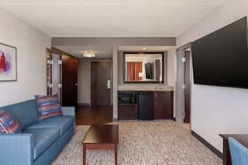 Suite, 1 King Bed, Jetted Tub