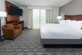 Suite, 1 King Bed, Accessible, Non Smoking