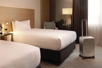Twin Hilton Guestroom
