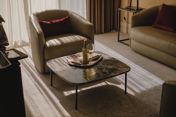 Junior Suite, 1 King Bed
