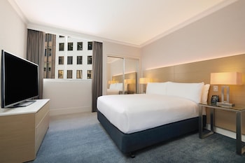 Queen Hilton Guestroom