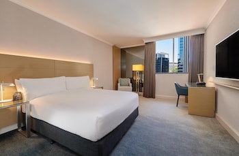 Queen Hilton Guestroom