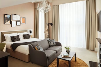 Signature Suite