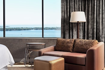 Junior Suite, 1 King Bed with Sofa bed, Lake View