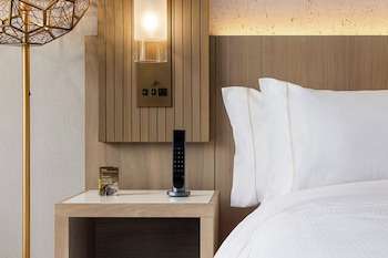 Luxury Studio Suite, 1 King Bed, Corner