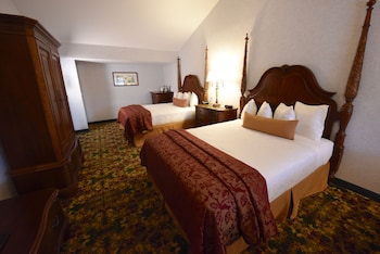 Standard Room, 2 Queen Beds, Non Smoking, Courtyard Area