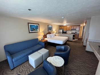 Premium Room, 1 King Bed, Balcony, Ocean View