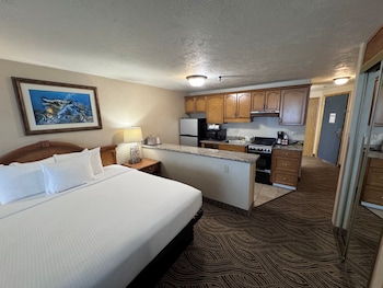 Premium Room, 1 King Bed, Balcony, Ocean View