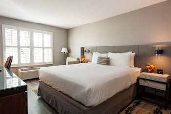 Standard Room, 1 King Bed