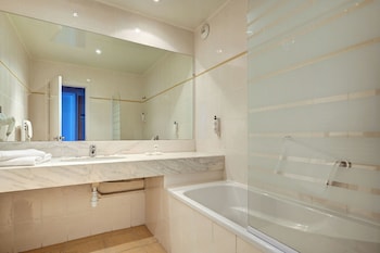 Superior Room, 2 Twin Beds, Non Smoking, Garden View