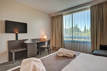 Standard Room, 2 Twin Beds, Non Smoking, Mountain View