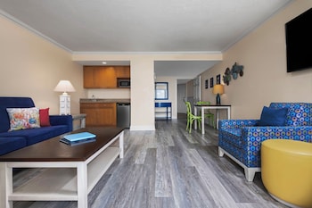 Suite, Multiple Beds, Oceanfront (Pet-Friendly)
