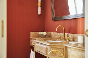 Cortes Suite