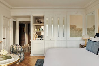 Deluxe Room with 1 King Bed