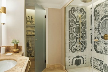Premium Cortes View Room with 1 King Bed