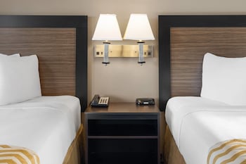 Standard Room, 2 Queen Beds, Non Smoking
