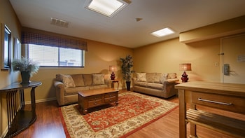 Suite, 1 King Bed, Non Smoking, Refrigerator & Microwave (with Sofabed)
