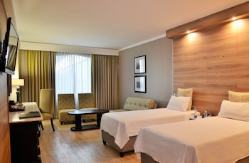 Family Room, 2 Bedrooms