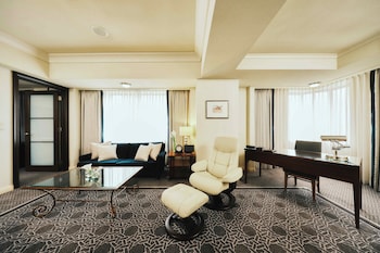Imperial Floor Deluxe Suite King