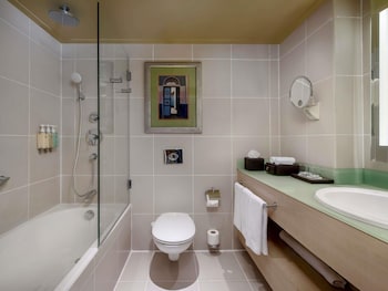 Premium Room, 2 Twin Beds (Partial Nile View)