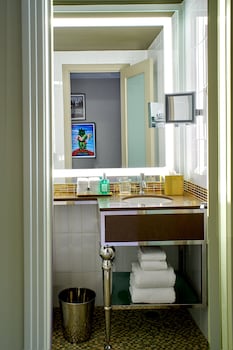 Room (The Green Room)