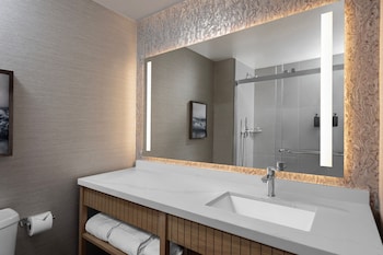 Deluxe Room, 1 King Bed (View)
