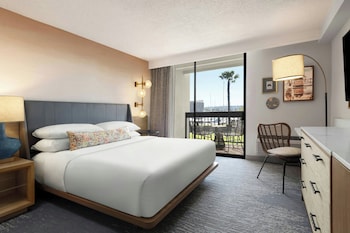Premium Room, 1 King Bed, (Lanai Tower Newly Renovated)