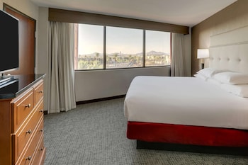 Suite, 1 King Bed with Sofa bed (Sofa Sleeper, 2 Rooms)
